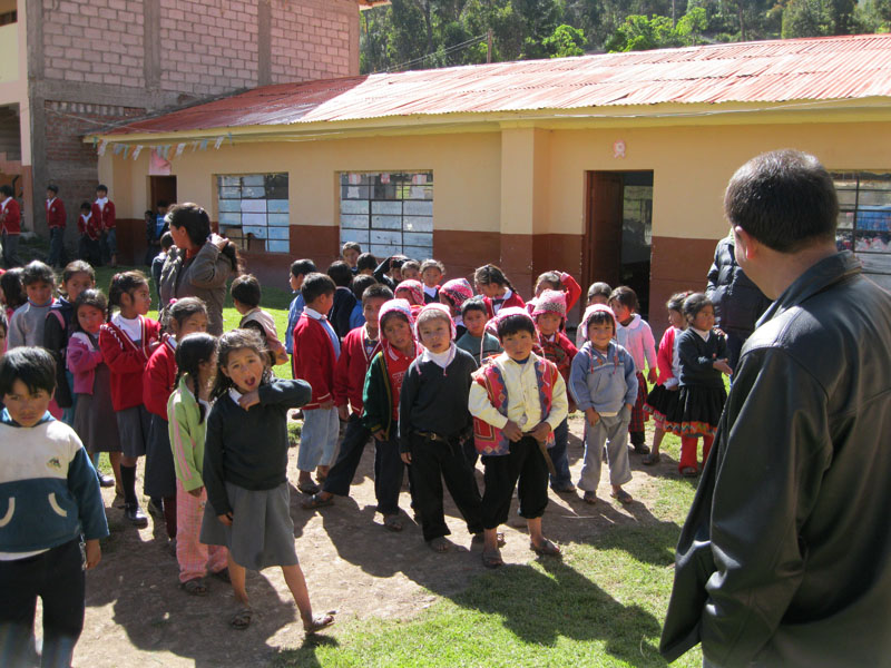 Aracari in Cusco: Visit to the school and community of Huama, Aracari Travel