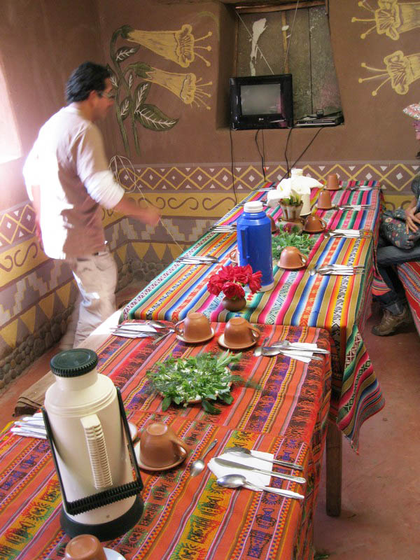 Community tourism Peru with Tierra de los Yachaqs, Aracari Travel