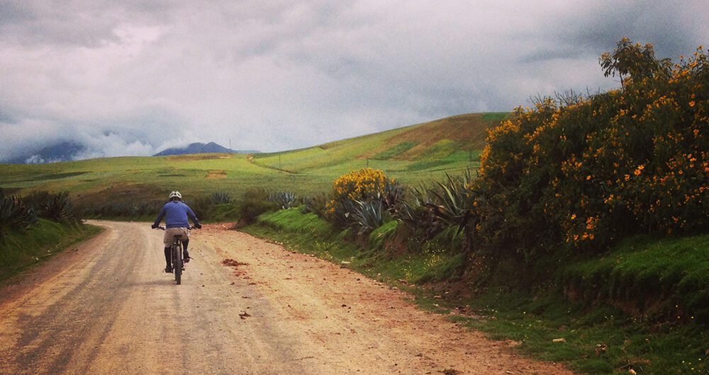 Mountain Biking Maras &amp; Moray, Aracari Travel