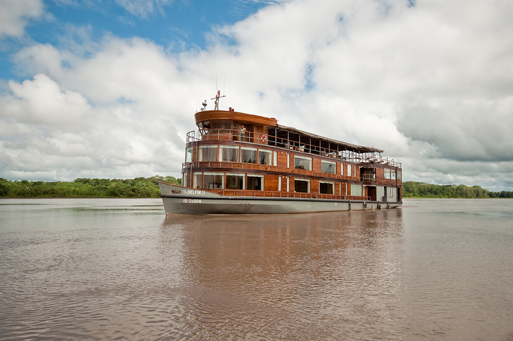 Luxury Amazon River Cruise with Delfin II, Aracari Travel