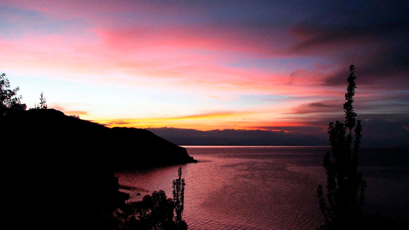aracari lake titicaca sunset