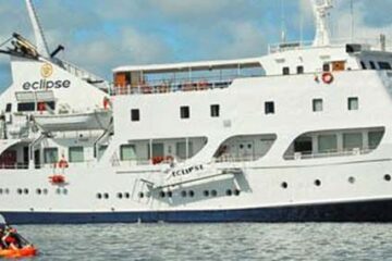 Luxury Galapagos Cruises, Aracari Travel