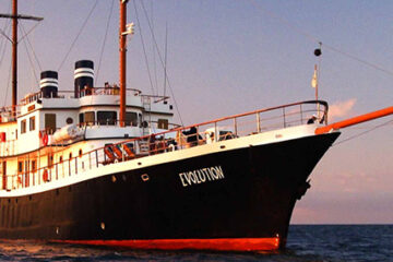galapagos cruise featured