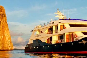 Luxury Galapagos Cruises, Aracari Travel