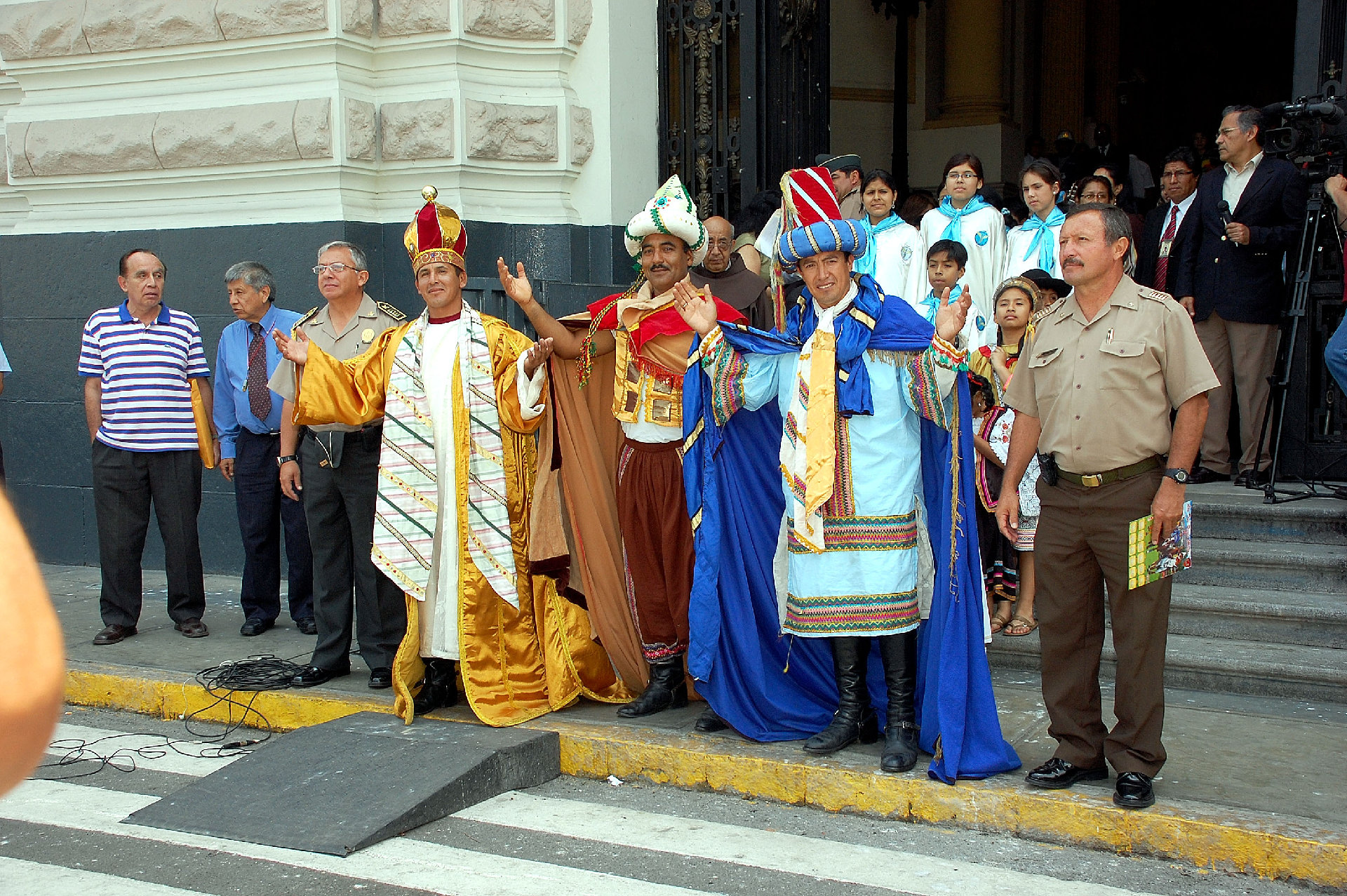 Bajada de Reyes in Lima and Ollantaytambo, Aracari Travel