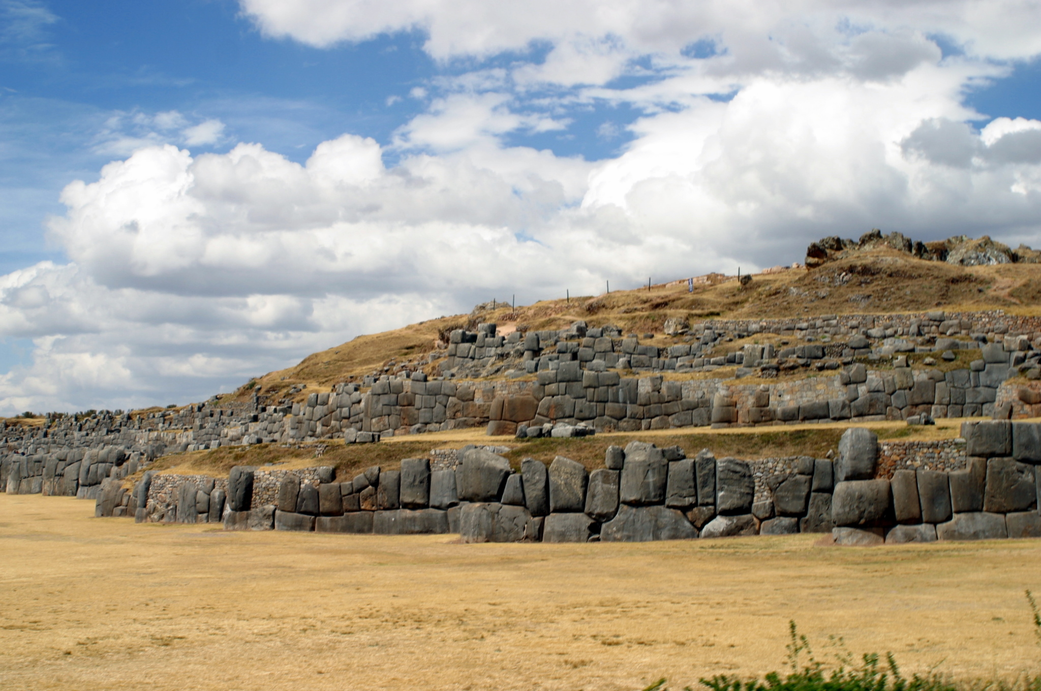 How to pronounce the name of that awesome ruins above Cusco