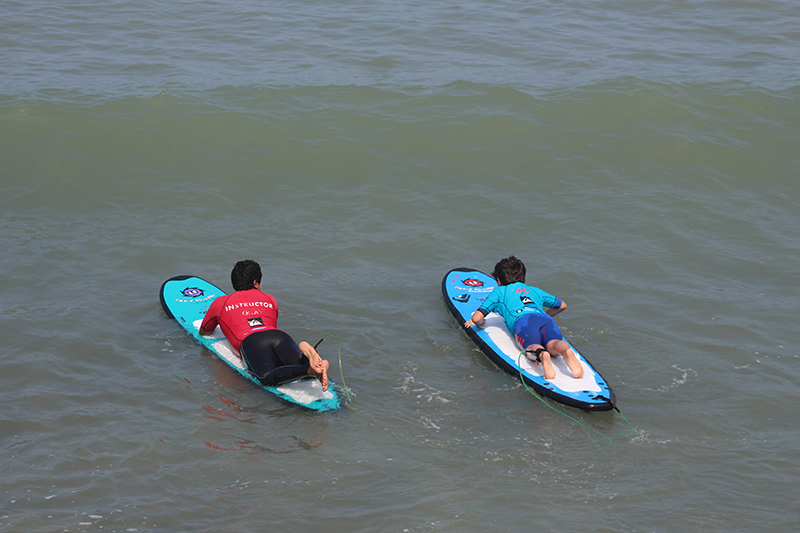 Surfing in Lima, Aracari Travel