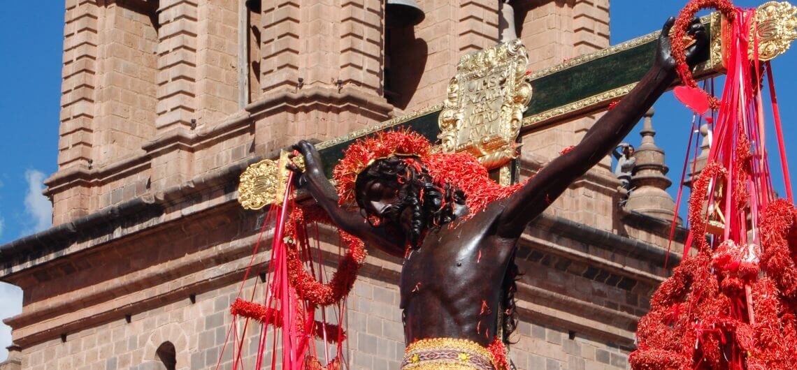 Señor de los Temblores Procession in Cusco, Aracari Travel