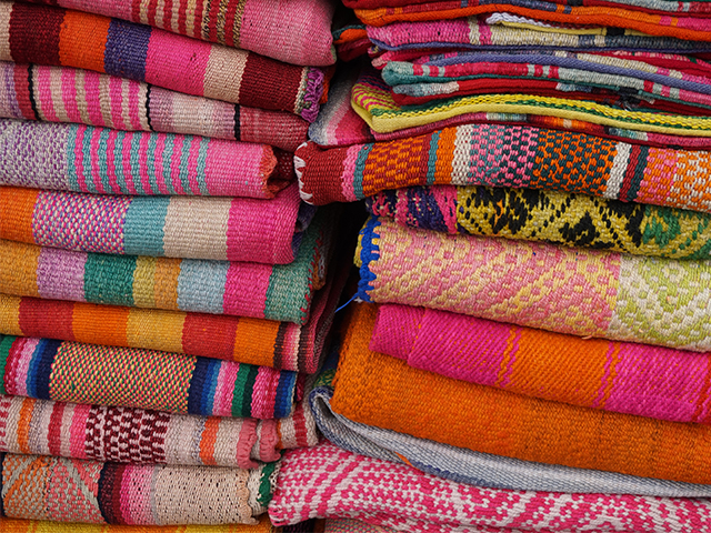 weaving-Andean-textiles