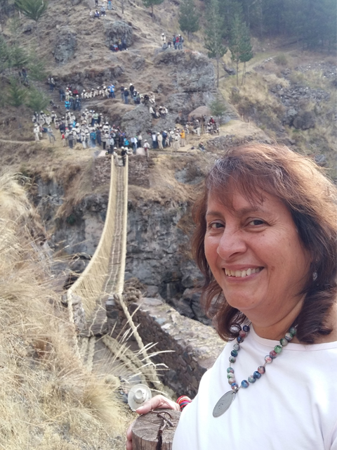 Inca rope bridge: Puente Qeswachaka, Aracari Travel