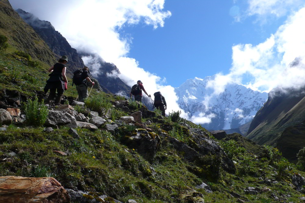 Machu Picchu Hiking Tours, Aracari Travel