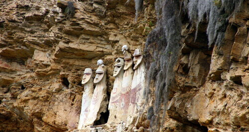 Sarcophagi of Karajia Tour, Aracari Travel