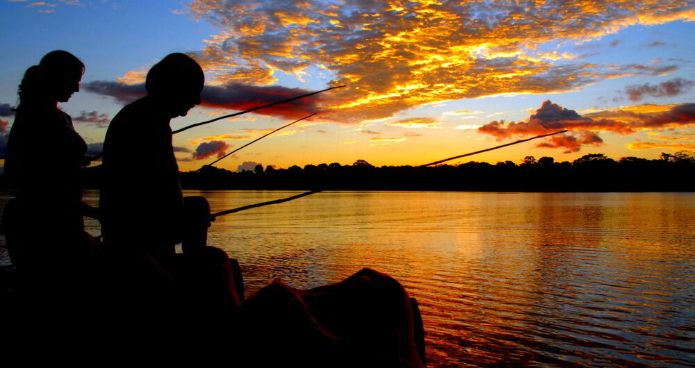 Peru family travel - fishing in the Amazon