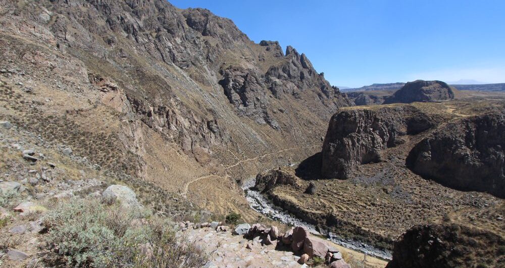 Canocota Canyon Colca Peru Hike, Aracari Travel