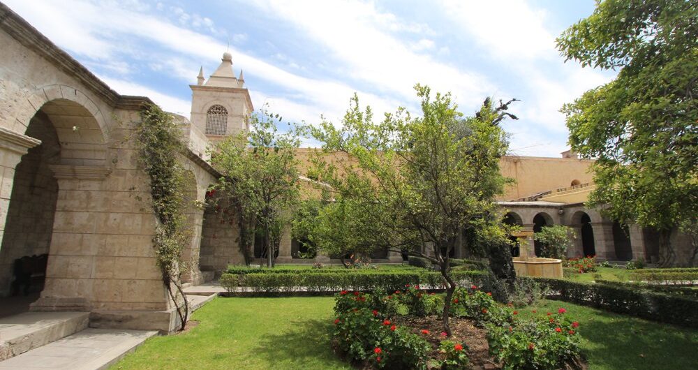 Santa Teresa Monastery with Director Franz Grupp, Aracari Travel