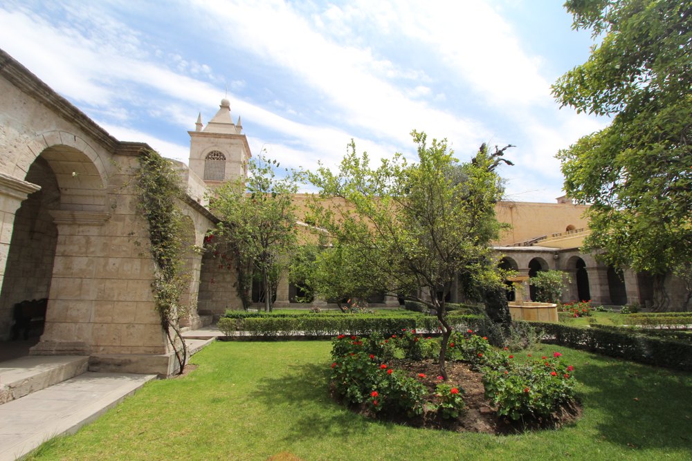 Santa Teresa Monastery with Director Franz Grupp, Aracari Travel