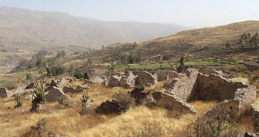 Visiting Uyo Uyo Ruins in Colca, Aracari Travel