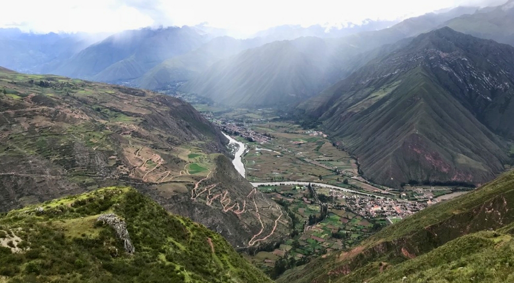 The Real Sacred Valley: Cultural Peru Hike, Aracari Travel