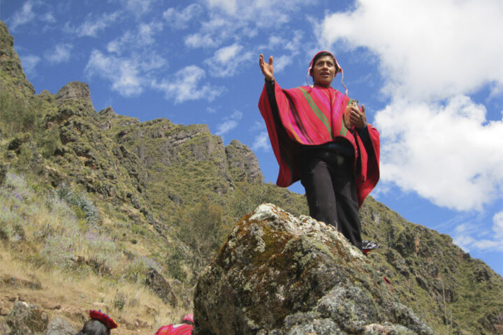 GETTING TO KNOW THE INDIGENOUS PEOPLE OF PERU, Aracari Travel