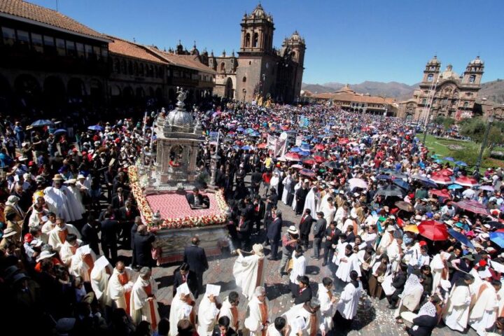 Festival Season in Peru, Aracari Travel