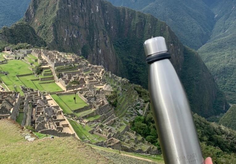 Aracari-fluye-water-bottles-machu-picchu