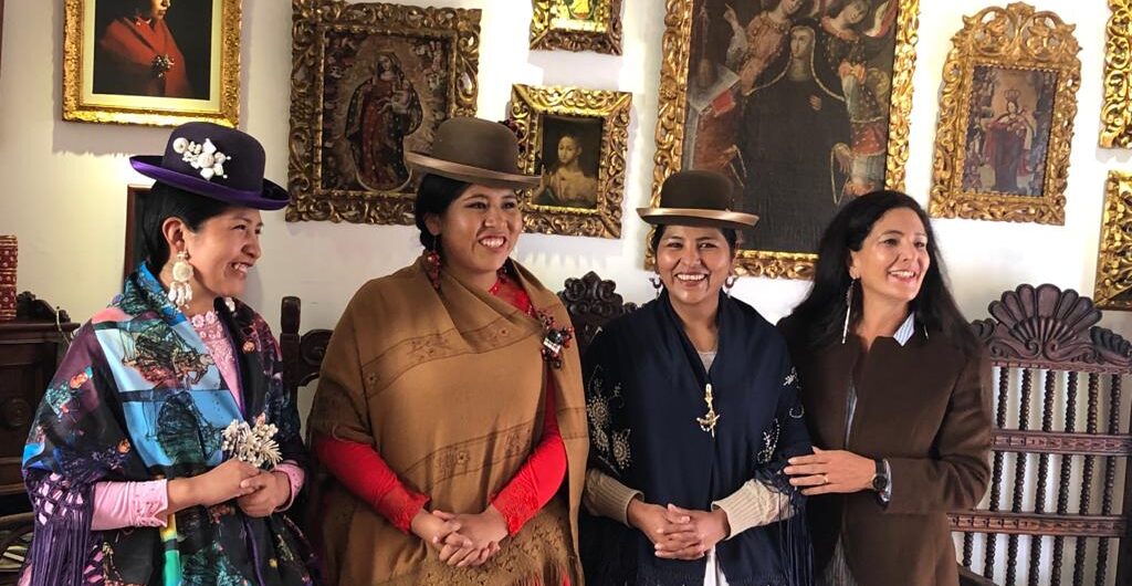 The magical moss helping women in rural Peru to become entrepreneurs -  Positive News