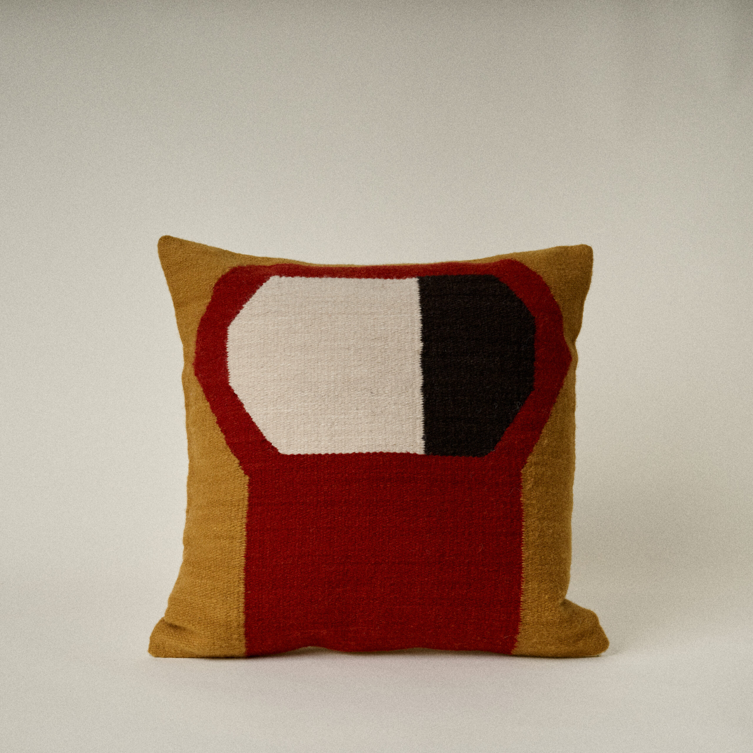 Aracari Gallery 4 CULTO CUSHION 3 scaled